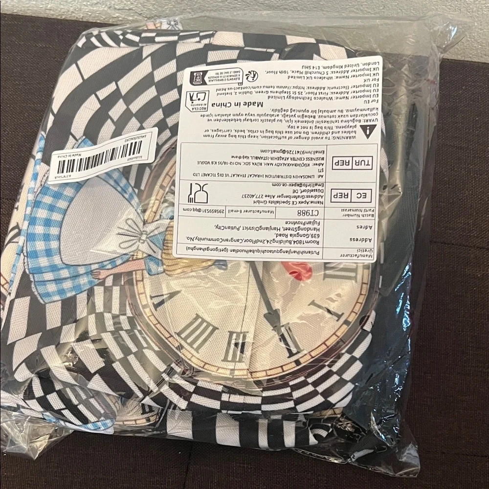 #1207** Alice in Wonderland Themed Black /White Tote Bag & Lunch Pack. - Picture 7 of 7